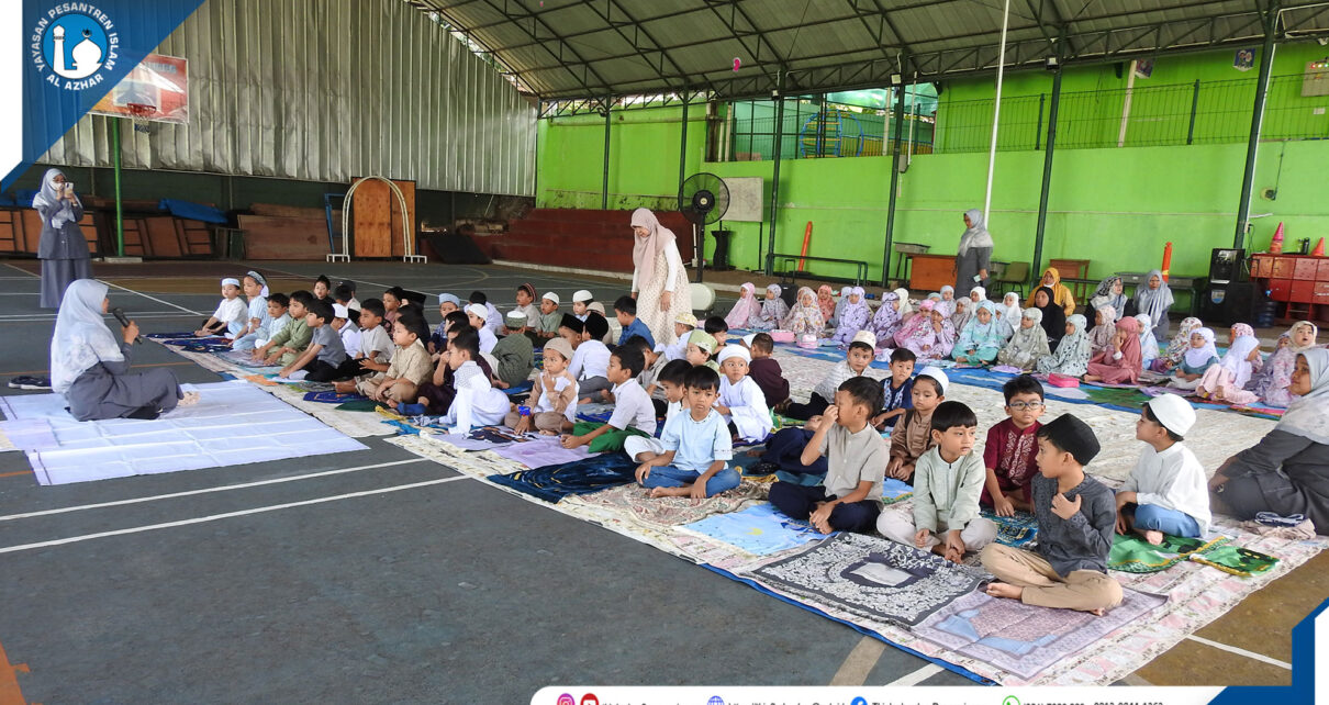 Murid TKIA 2 Pasar Minggu melaksanakan sholat berjamaah