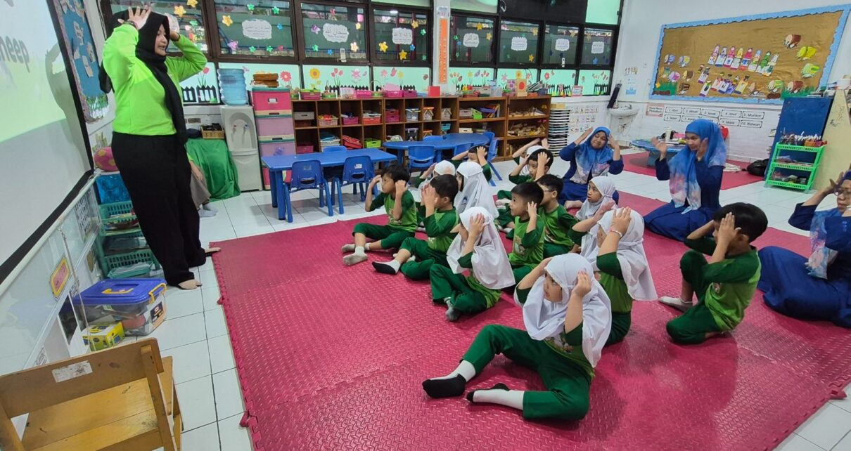 Spark English Goes To School di TKIA 2 Jakarta