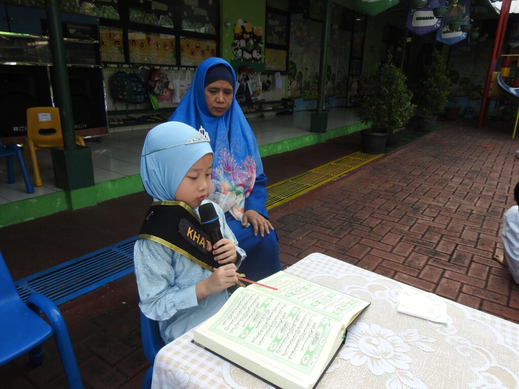 3 Murid TK Islam Al Azhar 2 Jakarta Khatam Al-Qur’an