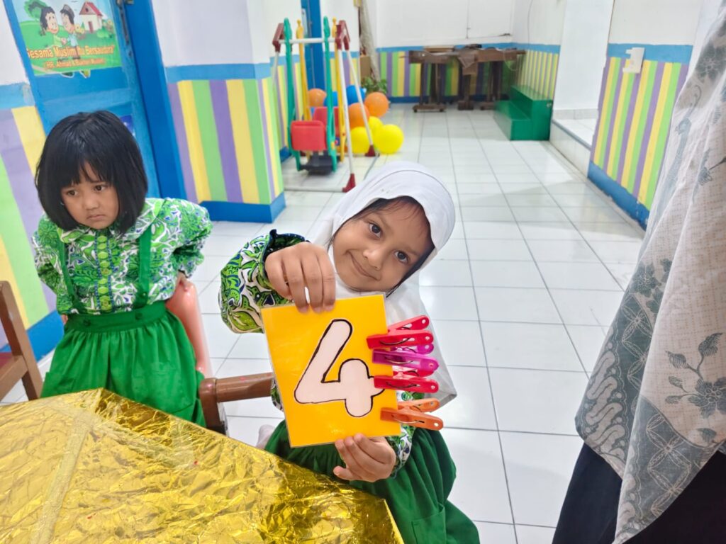 Murid TKIA 2 Jakarta Belajar Sambil Bermain 