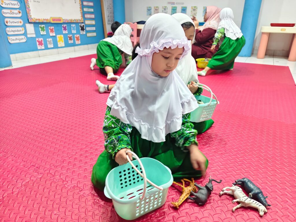 Murid TKIA 2 Jakarta Belajar Sambil Bermain 