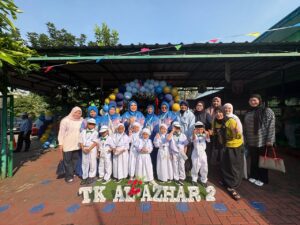 Foto Bersama Murid, Guru, Orang Tua TKIA 2 Pasar Minggu