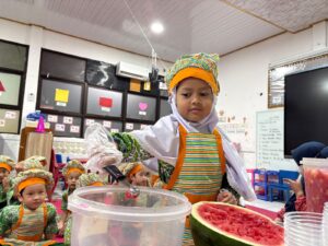 Serunya Cooking Class Es Buah di TK Islam Al Azhar 2