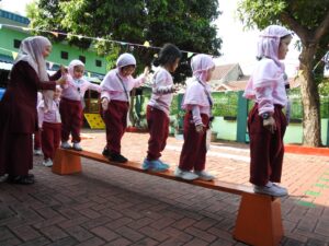 Belajar Sambil Bermain Di TKIA 2 Pasar Minggu 