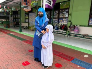 Kegiatan Ritin Ikrar dan Doa Pagi Murid TKIA 2 Pasar Minggu