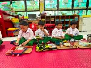 Makan Bekal Bersama Latih Kemandirian Murid TK