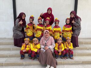 Murid TKIA 2 Menampilkan Tari Layang-Layang