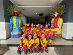 Penampilan Tari Layang-Layang TKIA 2 Pasar Minggu